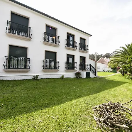 Devesas ゲストハウス 3*