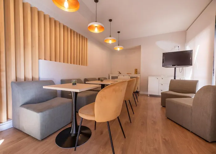 Devesas Гостевой дом Эль-Грове